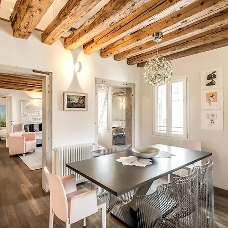 Ospizio Delle Donzelle * Velence